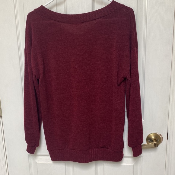 Red sweater - Picture 3 of 4